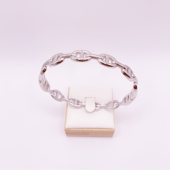 Elegant Silver Chain Bracelet